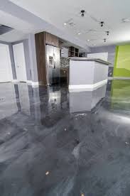 Epoxy Covers The Concrete Floors For A Glossy Modern And Functional Look By Tricrest Homes Llc Bar Pisos De Porcelanato Liquido Piso De Porcelanato Piso
