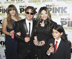 Who are michael jackson's children prince, paris and blanket? Dlisted The Jackson Kids Got A 3 Million Raise In Their Yearly Allowance
