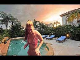 Jennifer is 23 years old as of 2019 and is fond of horse riding. Jennifer Katharine Gates Bill Gates Daughter Lifestyle Net Worth Hou Bill Gates Daughter Bill Gates Jennifer