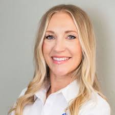 Kari Todd's Instagram, Twitter & Facebook