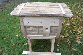 Bienenbehausung Aus Schilfrohr Naturnahe Bienenkasten Schilf Bienen Bienenhaltung