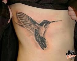 You do not have to dd colors in his one because it looks gorgeous with the detailing effect and the shading. Delicate Hummingbird Tattoos Black And White Novocom Top