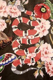 I've been so much in love with this wallpaper. Gucci Snake Wallpapers Top Free Gucci Snake Backgrounds Wallpaperaccess