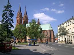 Der erzbischof feierte die erste weihnachtsmesse immer in st. Maria Himmelfahrt Dom Und Kopernikusplatz Picture Of Maria Himmelfahrt Dom Wloclawek Tripadvisor