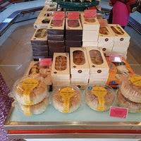 Anda juga bisa menghubungi kontak (contact) telepon (phone number) jika tersedia. Holland Bakery Depok Jawa Barat