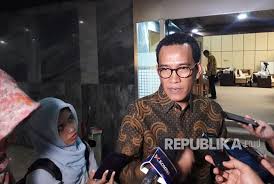 Gus nur dan refly harun. Refly Harun Bicara Soal Jabatan Komisaris Bumn Republika Online