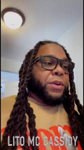 Siete Nueve nos presenta su nuevo sencillo, "Santurce". Siete Nueve, cuyo  verdadero nombre es Freddy Abreu Sibilia, comienza su carrera profesional  en 1997 formando parte de la agrupación "Conciencia Poética" su inicio