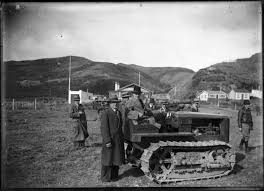 robert semple on a caterpillar tractor tank army tanks new zealand