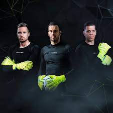 This is the national team page of tottenham hotspur player hugo lloris. Hugo Lloris Leaves Uhlsport For Reusch Footy Headlines