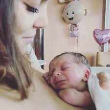 Andreia rodrigues e daniel oliveira já são pais pela segunda vez. Andreia Rodrigues Mostra Rosto Da Filha Por Completo