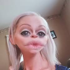 Audrey Seltzer (@ddubs6packabs)