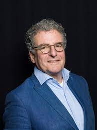 Hij heeft meer dan 25 jaar ervaring in de advisering op het gebied van vennootschapsbelasting. Zoon Edwin En Kleinzoon Sam Spelen Ongelooflijke Liefdesgeschiedenis Van Verzetsheld Rob De Vries De Volkskrant