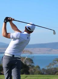 I assume you mean how is golf scored?, as in, what are the rules for keeping score in golf? if i'm correct, golf scoring is achieved by counting one's these are the basics for keeping score, but there are at least a hundred other rules for how to calculate one's score in the event of certain situations. World Handicap System Whs Golf Australia