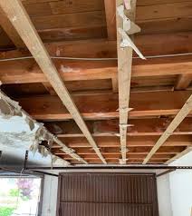 Definition, rechtschreibung, synonyme und grammatik von 'einziehen' auf duden online nachschlagen. Garagendecke Neu Einziehen Handwerk Garage Dach