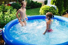 Für kinder, erwachsene oder für die ganze familie? Pool Im Garten Aufstellen Tipps Zu Standort Und Untergrund