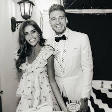 2002 yılında kjøbenhavns boldklub takımına transfer oldu. Stunning Wag Has Nicklas Bendtner S Nickname Lord Tattooed On Her Neck In Honour Of The Ex Arsenal Striker