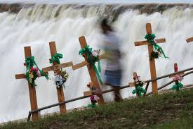 North Carolina hiker dies falling from waterfall