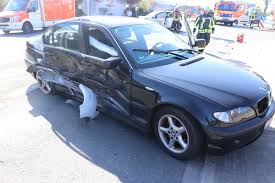 Pol Me Unfall Durch Vorfahrtsmissachtung Langenfeld 2004005 Presseportal