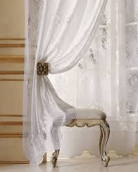 لون كنب صالتي زيتي على ذهبي ممكن تساعدوني بتكملة الأثاث عالم حواء