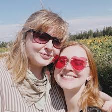 Sometimes you gotta stop and smell the flowers and run away from bees. Had  a lovely day with my bestie kiddo making silver sunflowers thanks to  @urbanalchemyjewelry and @northernlightswinery during the  #sunflowerfestival! #