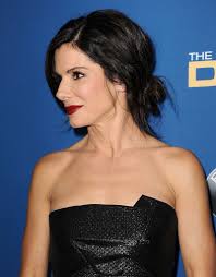 Sandra grew up on the road with her parents. Sandra Bullock S Hair At Directors Guild Awards 2014 Popsugar Beauty