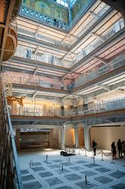 Initially said to reopen in april 2020, the reopening date of the famous department store set on rue de rivoli has been revelead: Fin D Un Feuilleton De Seize Ans La Samaritaine Rouvre Ses Portes Le 19 Juin Challenges