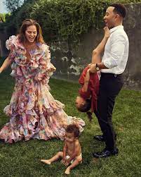 Chrissy Teigen Wearing Runway Spring 2020 Marc Jacobs For Vanity Fair With Husband John Legend And Their Chrissy Teigen John Legend John Legend Chrissy Teigen