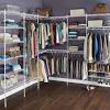 Lemari pakaian minimalis 3 pintu gantung model desain almari baju warna putih terbaru kaca cermin kayu jati dan mahoni jepara harga murah yang cocok sebagai furniture didalam kamar rumah anda. 1
