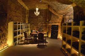 Voyage Au Centre De La Bulle Les Caves Ackerman Oenotourisme Caves Saumur Vin De Loire
