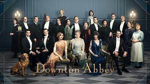 Downton abbey 2 is an upcoming historical drama film and the sequel to the 2019 film downton abbey.both were written by julian fellowes, the creator and writer of the television series of the same name, with the sequel film being directed by simon curtis, replacing michael engler who directed the first film. Downton Abbey 2 Fortsetzung Fur Weihnachten 2021 Geplant