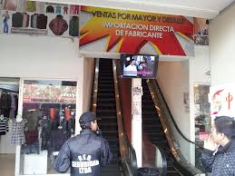 Los hechos apuntan a que en medio de un confuso incidente, un dependiente le cercenó la mano a un cliente. Galeria Confecciones Ser Ver