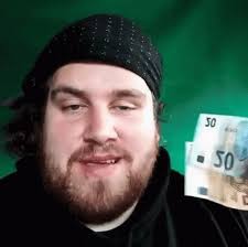 Im minutentakt gehen dort die pizza lieferungen und anrufe ein. Drachenlord Gifs Tenor