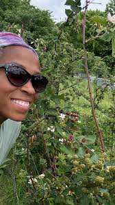 A berry happy state☺️…the structure that keeps these blackberry plants  supported were put up 2 years ago with the help of AmeriCorps/ShreveCorps  members. I’m thankful and they are doing ...