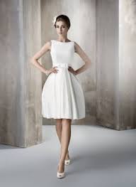La sposa può avere il tuo abito da sposa corti a prezzi bassi e design alla moda nel negozio victoriagowns, dove puoi trovare tutti i tipi di abiti da sposa corti in diversi stili. Abiti Da Sposa Corti Online Economicisposatelier