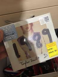 1989 (deluxe) is an english album released in 2015.there are a total of 16 songs in taylor swift karaoke: Taylor Swift 1989 Deluxe Album Hobbies Toys Music Media Vinyls On Carousell