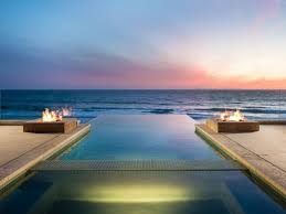 33 Strand Beach Dr Dana Point Ca 92629 Zillow In 2020 Luxury Pools Luxury Pool Luxury Swimming Pools