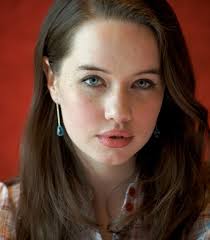 His dreamy eyes can create a harsh contrast. Prettydarkhaircolors Celebrities With Long Brown Hair And Blue Eyes