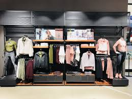 Meubles et accessoires pour magasins de vêtements pour hommes et pour enfants. Epingle Sur Nike Vm Women