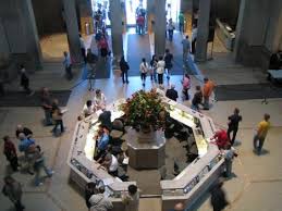Within this single building view thousands of pieces of american and european art, including notable works by whistler, sargent. A New York Record De Visiteurs Pour Le Met Malgre Un Prix D Entree En Hausse 6 Juillet 2018 Lejournaldesarts Fr