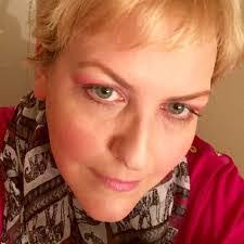 Sandy Schimitis's Instagram, Twitter & Facebook