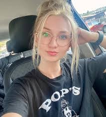 Cynthia Toma's Instagram, Twitter & Facebook