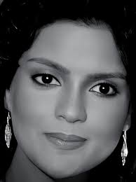 Zeenat Aman worked in Satyam Shivam Sundaram at the age of 27. Now she is  73 years old and Her Royal Look Has Left Everyone Spellbound! ❤️. Zeenat  has been Miss India