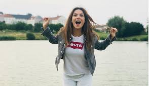 Η βασω λασκαράκη μαγειρεύει με την κόρη της. Basw Laskarakh O Kryfos Gamos Kai Ta Sxedia Gia Deytero Paidi Imommy