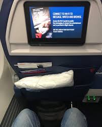 These are standard domestic first recliners with 38″ inches of legroom and the gents working first class were nice and even attentive after the meal service. Delta Domestic First Class Review Atlanta To Sacramento On A 737 Points With A Crew