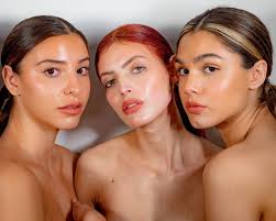 NIVEA en GLÚTEOS? 🍑🍑✨✨ Cuántas veces hemos escuchado que esta cremita  sirve para glúteos? Hoy aclaramos esto 💡💓 #cosmetologia #rutinasdepiel  #electroestimulacion