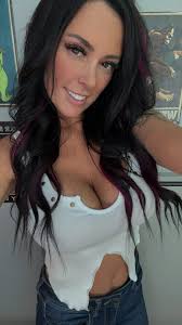 is lacie hull married