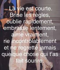 Courte Citation Sur Le Sourire Et La Joie De Vivre Pin By Philippe Dureuil On Tweets Memes Quote Posters Words Positive Attitude