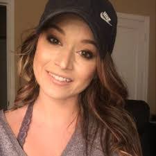 Nicole Treaster's Instagram, Twitter & Facebook