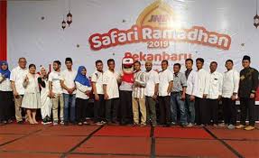 Hak cipta 2013 team penulis kasus jne, mrc departemen manajemen, fakultas ekonomi universitas indonesia dan pt. Jne Gelar Safari Ramadan Bersama Karyawan Dan Anak Yatim