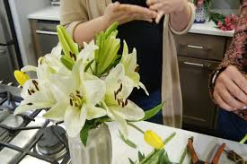 Find out what you need to do to keep your bouquets blooming. Sweetwater Floral How To Make A Bouquet Of Flowers Last Longer 9 10 News